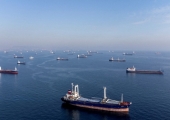 Bosfora šaurumā pārbaudi gaida 94 Ukrainas labības kuģi