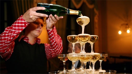 Latvija šampanieša dēļ var iedzīvoties soda naudā