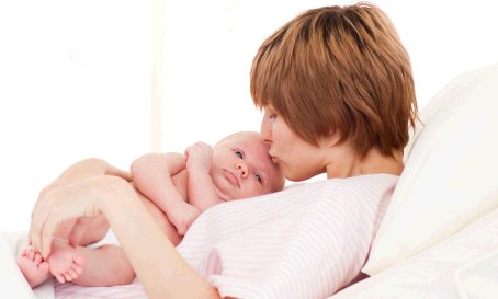 ES turpmāk maternitātes atvaļinājums būs 20 nedēļas līdzšinējo 14 nedēļu vietā