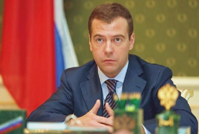 Medvedeva vizītē Sīrijā orķestris nespēj nospēlēt Krievijas himnu
