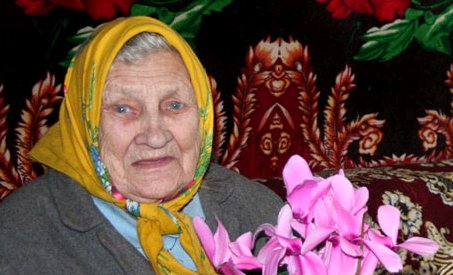 Latvijas vecākā iedzīvotāja svin 112. dzimšanas dienu