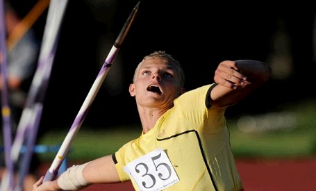 Latvijas šķēpmetējs Zigismunds Sirmais uzstāda jaunu pasaules junioru rekordu