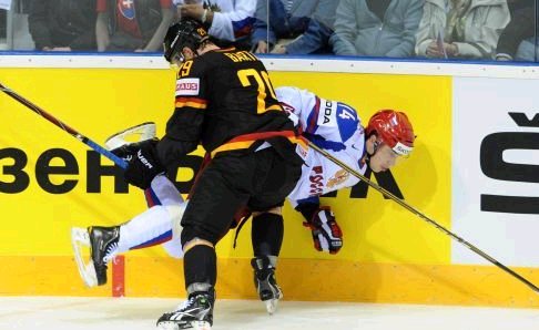 Pasaules čempionāts sākas ar Vācijas hokejistu negaidītu uzvaru pār Krieviju