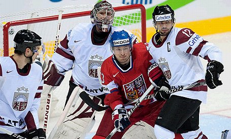 Latvijas hokejisti piekāpjas čehiem