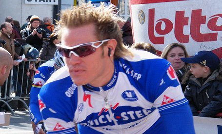 Pēc kritiena "Giro d'Italia" velobraucienā nomirst Veilands
