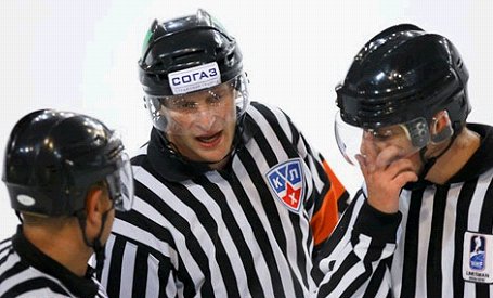 Odiņš atzīts par KHL aizvadītās sezonas labāko tiesnesi