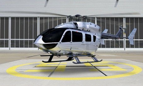 Helikopters ar 'Mercedes-Benz' dizaina interjeru