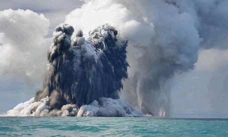 Okeānā atrod zemūdens vulkānu ķēdi. Tie var būt ļoti postoši