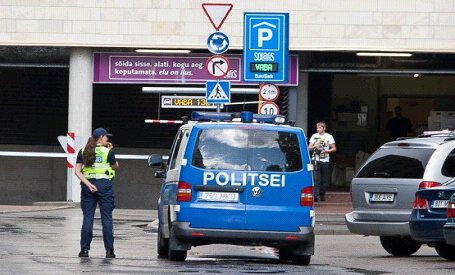Igaunijas AM ēkā apšaudē nošautais - jurists no Kreisās partijas Karens Drambjans