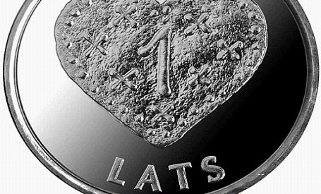 Latvijas Banka laiž klajā 1 lata monētu ar piparkūkas sirds attēlu