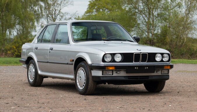 Nelietotu 1986. gada "BMW 325iX" tirgo par 55 tūkstošiem eiro